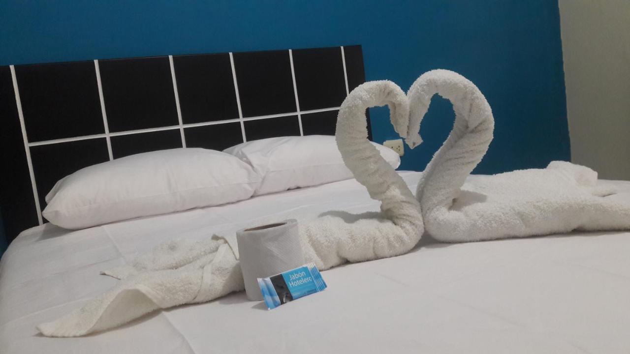 Aypa Hostal Trujillo Exteriér fotografie