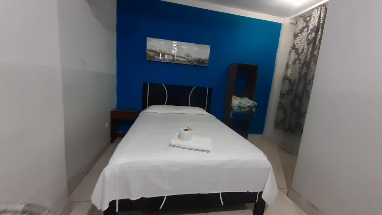 Aypa Hostal Trujillo Exteriér fotografie