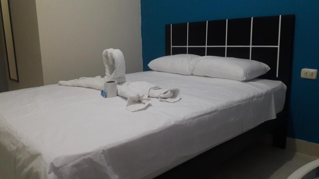 Aypa Hostal Trujillo Exteriér fotografie